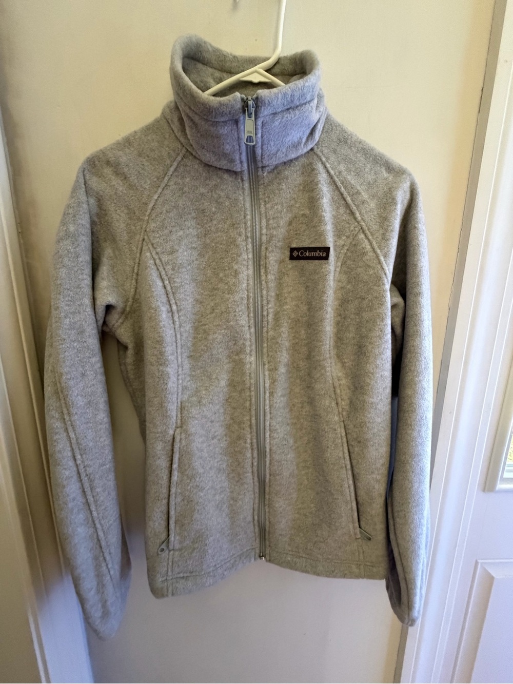 Columbia fleece size medium light grey. Gift. Wrong size.